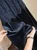 Nueva falda de terciopelo con empalme de encaje para mujer, falda de otoño de cintura alta, corte ajustado, longitud media con abertura trasera, falda bodycon de corte recto