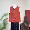Chaleco de Bordado Dorado Estilo Chino Nuevo Zhi Li Modelo Nuevo Primavera 2026 Solapa Diagonal Corte Holgado Chaleco para Superponer