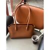 Bolso de Hombro de Diseño Nicho Otoño e Invierno Nuevo Estilo Capa Superior Piel de Vaca Estilo Extra Simple Bolso Tote para Viajeros de Gran Capacidad Bolso Sobaco para Mujeres