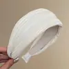 Faixa de cabelo da moda e estilosa na cor café para mulheres, faixa de cabelo versátil de alta qualidade, faixa de cabelo antiderrapante para lavar o rosto, acessório de cabelo estilo coreano