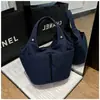 Nova Bolsa Tote Acolchoada de Algodão para Mulheres, Bolsa de Mão Versátil de Grande Capacidade para Outono e Inverno, Bolsa de Ombro Plissada Feminina para o Dia a Dia