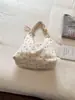 Bolsa de mano casual, gran capacidad, estilo femenino, nueva colección de otoño 2026, adecuada para estudiantes, para ir al trabajo y uso diario