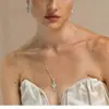 25 Collares de Botella Nuevos en Relieve, Modernos y Versátiles Collares de Suéter de Gama Alta, Colgantes de Diseño de Nicho de Lujo Accesible para Mujeres