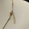 Acessório de Pescoço Elegante e Moderno Corrente para Clavícula Colar de Pedra de Cristal Calcedônia Vintage Corrente Osso de Cobra Padrão