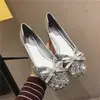Grinalda de Travesseiro Branco 2026 Novo Sapato de Fada Vermelha Único Feminino 41 Sapatos de Solado Macio Estilo Coreano Lantejoulas Bico Quadrado Laço Strass Rasteirinha
