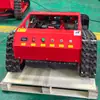 Se puede equipar con una pala quitanieves, un cortacésped teledirigido, un cortacésped de orugas todoterreno y una máquina para deshierbar y cortar ramas de granja.
