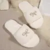 Zapatos de mujer de talla grande de comercio exterior 2026 otoño e invierno dulce lazo de pedrería suela gruesa punta abierta zapatillas de algodón peludas para mujer