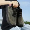 Zapatos Flyknit Coco 2026 Verano Malla Hueca Transpirables Zapatos Deportivos para Hombre, Jóvenes de Moda Slip-On Zapatos para Correr
