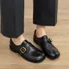 Versión de piel de vaca estilo británico zapatos pequeños de cuero para mujer zapatos de pezuña de cerdo con punta dividida hebilla de cuero mocasines sin cordones tacón grueso zapatos versátiles de un solo color