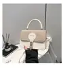 Bolso Pequeño Cuadrado Retro Nuevo para Viajes de Otoño e Invierno, Gama Alta, Lujo Ligero, Versátil para Uso Diario, Bolso de Hombro y Cruzado, Bolso de Mano Clásico