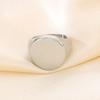 Anillo de moda retro liso bañado en oro de 18 quilates con logotipo grabado a láser, acero de titanio, anillo cuadrado de personalidad para hombre y mujer