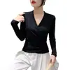Camiseta Sexy Decote V Cruzado Feminina Manga Longa Design Europeu Estilo Ocidental Top Camisa Slim para Sobreposição Feminina Primavera & Outono