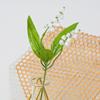 Mão artificial segurando Lírio do Vale estilo ins europeu fresco casamento novo buquê de flores para segurar mão cola macia plástico Lírio do Vale flor artificial