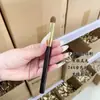 Brocha Cónica para Corrector de Pelo de Cola de Lobo Amarillo para Cubrir Manchas de Acné, Ojeras, Brocha para Labios, Brocha de Maquillaje Redonda Multifuncional para Difuminar