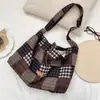 511244 Nova Bolsa de Grande Capacidade Bolsa Tote Xadrez de Lã para o Dia a Dia Bolsa Colete Feminina Bolsa de Ombro para Passeio