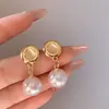 Pendientes de Perlas Barrocas de Imitación de Alta Gama, Pendientes de Lujo Nicho con Lazos y Diamantes Brillantes, Pendientes de Nuevo Estilo Popular 2026