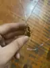 Shengxi Moda Anillo con Patrón de Dragón Dorado Anillo con Patrón de Dragón de Acero Inoxidable Venta al por Mayor 8 mm Esférico Base con Patrón de Madera Dorada Dragón Dorado