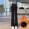 Pantalones de maternidad para otoño, diseñados para no presionar el vientre, con un ligero corte acampanado, forrados de polar para abrigar, adecuados para figuras petite, y se pueden usar para yoga o como pantalones tiburón durante el embarazo