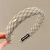 Faixa de cabelo xadrez de cetim para mulheres, faixa de cabelo antiderrapante para outono e inverno, uso diário, faixa de cabelo para lavar o rosto, acessório de cabelo de coroa alta