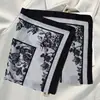 Lenço de Seda Estampado, Lenço Quadrado Pequeno, Estilo Coreano Feminino Transfronteiriço Estampa de Leopardo Paisley Seda Sintética Lenço de Pescoço, Estoque Pronto de Fábrica, Lenço de Alta Qualidade