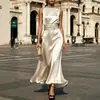 Vestido Polka Dot Retro Francês de Verão 2026 para Mulheres, Novo Estilo, Elegante, Acinturado, Emagrecedor, Sem Mangas, Comprimento Médio, Adequado para o Dia a Dia