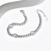 Pulsera de Acero Inoxidable Bicolor Oro y Acero de Lujo Ligero Estilo Europeo y Americano Versátil con Incrustaciones de Diamantes, Diseño Único y Sensación de Alta Gama