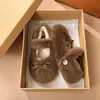 Zapatos de Felpa con Lazo Estilo Dulce para Mujer 2026 Invierno Versión Coreana Boca Baja Cálidos Zapatos de Algodón Zapatos Mary Jane