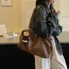 2026 Bolsa Transversal Grande Capacidade Retrô Nova Feminina para o Dia a Dia Bolsa de Ombro Couro Macio Casual Versátil Bolsa de Mão Simples
