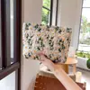 Bolsa de Cosméticos Pequeña Bordada con Margarita Fresca Estilo Ins Alto Valor de Color Bolso de Mano Vintage Bolsa de Almacenamiento de Gran Capacidad