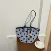 Bolso de Hombro para Mujer de Gran Capacidad con Lunares, Nuevo Bolso Tote de Viaje de Lujo Ligero de Moda 2026 Transfronterizo