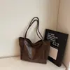 Bolsa Grande Capacidade da Moda Feminina 2026 Nova Leve Luxuosa Design de Nicho Bolsa de Ombro Único Para Sair Ir ao Trabalho Bolsa Tote de Axila