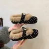 Pantuflas de algodón con forro de felpa Mary Janes 2026 Otoño Nuevas pantuflas peludas para mujer Deslizables de punta cerrada para exteriores Birken Francés