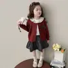 Conjunto estiloso de vestido suéter para primavera e outono para meninas, nova coleção 2026, moderno e adorável