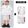 Roupas da Moda Street Dance Infantil Meninos Hip Hop Camisa Branca com Bolso Grande Shorts Conjunto de Roupa de Dança Roupas de Performance Hip Hop