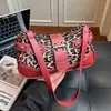 Bolsa de ombro retrô com estampa de leopardo transfronteiriça, nova moda de verão 2026, design de nicho, bolsa de mão estilosa e versátil