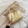 Bolsas Pequenas Populares para Mulheres Este Ano 2024 Novas Bolsas Transversais de Verão Bolsas de Nicho Bolsas Balde Modernas e Versáteis