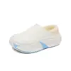 Pantuflas de algodón impermeables, nuevo modelo de invierno 2026, forradas de felpa, cálidas, engrosadas, para hombres y mujeres, aptas para usar en casa y al aire libre, con talón cubierto, al por mayor