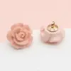 Casaco Suéter com Botão de Rosa Aveludado Fundo Alto Fivela Costurada à Mão Botão Decorativo Estilo Chanel Botão de Flor Colorido