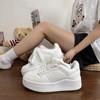 Sapatos Brancos de Solado Grosso Estilo Coreano Novo Primavera 2025 Femininos Tendência Ins Nicho Versátil Respirável Estudante Esportivos Tênis de Board