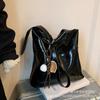 Bolsa Tote Grande Capacidade para Mulheres 2026 Nova Tendência Outono e Inverno Bolsa Tote Saco de Balde Bolsa para Comuteiro de Ombro Único Transversal