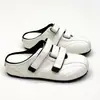 Mules cerrados de suela gruesa únicos para mujer, calzado de verano para exteriores, nuevos zapatos casuales blancos tipo Birkenstock vintage 2026