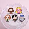 Broche Conmemorativo Periférico de Película de Serie Mágica de Cine y Televisión Insignia de Elfo Personaje de Dibujos Animados Lindo Creativo