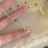 Collar con Colgante Cuadrado Minimalista para Mujer, Diseño de Nicho Estilo Ins, Versátil para Superponer, Cadena Elegante para Clavícula, Cadena Dulce para el Cuello