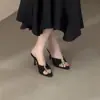 Primeiro Encontro com Sapatos de Salto Alto para Mulheres, Novo Estilo Verão 2026, Sandálias Largas para Pés Largos, Roupa de Exterior Estilo Francês