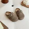 Sandalias Birkenstock Cerradas Nuevas de Otoño 2026 para Niñas Zapatos de Moda Suaves y Antideslizantes Calzado Casual Versátil