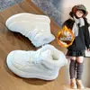Novos Tênis Esportivos de Inverno para Crianças Cabedal de Couro Meninos e Meninas Cano Alto Tênis de Algodão Duplo Quente Antiderrapante Forrado com Fleece Sapatos Brancos