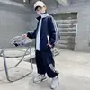 Conjunto de Roupa de Outono para Meninos 2026 Novo Estilo Roupa Esportiva de Outono para Crianças Maiores, Estilo Primavera e Outono para Meninos, Moderno e Estiloso