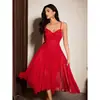 2026 Novo Estilo Moda Casa Vestido Longo de Alça Fina com Renda Tridimensional, Cor Sólida, Elegante Vestido Longo, Atacado de Fábrica