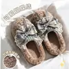Pantuflas de algodón con suela gruesa para mujer, diseñadas para usar en exteriores en otoño e invierno, nuevo estilo 2026, con grosor adicional, calidez, forro de felpa y suelas antideslizantes