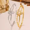 Pulsera Delgada de Mariposa con Diamantes Brillantes Estilo Coreano, con Diseño Hueco de Diamantes, Realza el Cutis, Adecuada para el Uso Diario, Pulsera Versátil y Elegante para Mujeres